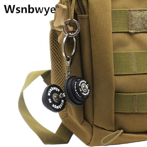 Phòng Tập Thể Dục Phụ Kiện Bền Cố Định Tay Vibrant Quà Tặng Tập Thể Dục Thông Tư Barbell Keychain Tùy Chỉnh Màu Đen Barbell Set Móc Chìa Khóa - Product Image 5