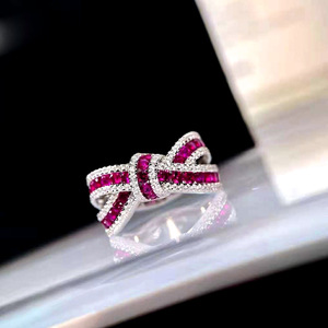 Bague coréenne pour femme, ornée d'un ruban irrégulier et d'un motif croisé, bijou de main élégant et luxueux - Product Image 6