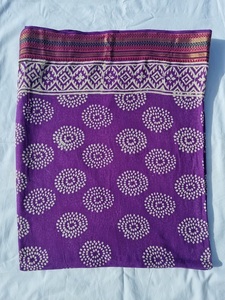 Sarongs, paréos et foulards authentiques faits à la main en coton léger imprimé sur bois, vêtements de plage élégants pour femmes - Product Image 2