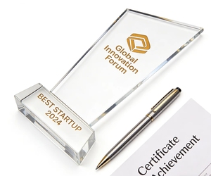 Trophée de compétition d'entreprise - Trophée en acrylique pyramidal écologique gravé en ombre pour les récompenses de conférence, le défi de l'innovation, le prix - Product Image 5