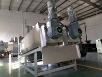 Presse déshydratrice de boues d'eaux usées de fumier animal 2025 fabriquée en Chine, machine de déshydratation des boues