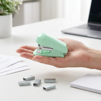 Mini Agrafeuse de Bureau Ergonomique, Capacité 20 Feuilles, Agrafeuse Manuelle en Plastique pour Bureau et École, Compatible avec les Agrafes 24/6 et 26/6