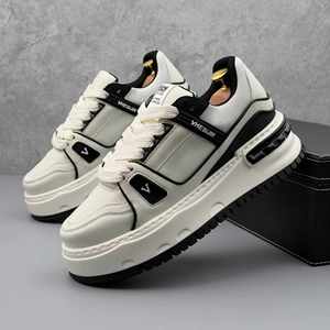 รองเท้าผ้าใบดีไซน์หรูคุณภาพสูง ปรับแต่งโลโก้ได้ รองเท้าสไตล์ลำลองสำหรับเดิน รองเท้าวิ่งพื้นหนาหรูหรา สำหรับผู้ชายและผู้หญิง - Product Image 1