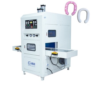 Machine de soudage et de découpe de coussinets de siège de toilette pour bébé avec fonction d'aspiration et de réglage automatique, <span class=keywords><strong>soudeuse</strong></span> à plateau automatique HF - Product Image 1