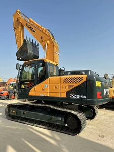Excavatrice sur chenilles hydraulique Hyundai 220-9S, 22 tonnes, capacité de la benne de 1 m³, équipement de construction d'occasion - Product Image 1
