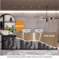 Bureau de réception moderne en acier inoxydable - Mobilier commercial durable et écologique pour salons de beauté, boutiques, hauteur réglable
