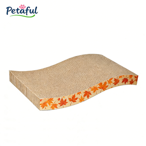 Op maat gemaakte moderne S-vormige golvende kattenbank met krabplank, duurzaam en milieuvriendelijk in kartonnen verpakking - Product Image 3