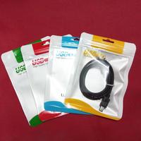 Produits électroniques en plastique sac à fermeture éclair utilisé pour emballer l'écouteur et câble de données personnalisé sachets d'emballage