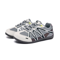 Chaussures de course légères et respirantes personnalisées en gros pour hommes et femmes, baskets tendance gris fumé, chaussures de marche décontractées, chaussures de sport