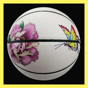 Pallina da basket nera pesante in pelle nera di colore dorato originale 7 più costosa - Product Image 2