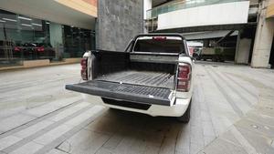 Camioneta Jianggang <span class=keywords><strong>2023</strong></span> 2.0 6AT 4WD SUV Euro VI Asientos de Cuero Blanco/Negro 25,000 Millas Restantes Volante a la Izquierda - Product Image 6