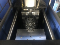 Machine de soufflage de bouteilles semi-automatique 5L, équipement de soufflage à changement d'outillage facile pour la production de bouteilles en petites séries