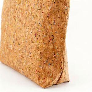 Bolsa de Mano Personalizada de Moda Sostenible, Nueva Tendencia 2026, con Corcho Reciclado con Certificación GRS para Regalos Corporativos ESG - Product Image 4