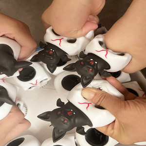 Stress-relief Bat-shaped Skull-shaped Squeeze Toy Rubber Halloween Prank Gift - Product Image 1