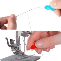 Enfile-aiguille coloré en forme de calebasse, outil d'insertion de fil pour la couture à la main et à la machine, outil d'enfilage d'aiguille, couleur aléatoire