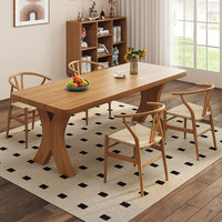 Table et chaises rectangulaires en bois massif, idéales pour les restaurants, hôtels, appartements et villas, livrées en kit.