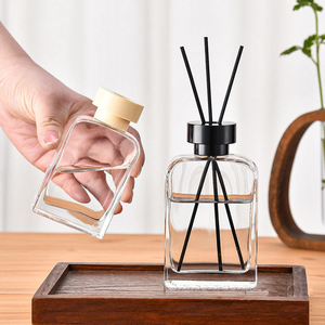 Diffuseur de parfum en verre transparent carré de luxe 120 ml 140 ml 220 ml 350 ml avec bouchon, impression d'écran, logo personnalisé - Product Image 4