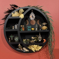 Étagère murale en bois de pin noir à phases de lune pour la présentation et le rangement de cristaux, idéale pour la décoration de chambre bohème.