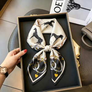 Écharpe de <span class=keywords><strong>cou</strong></span> multifonction décontractée, impression numérique personnalisée, logo sur mesure, écharpe carrée en satin de soie, élégante pour femmes - Product Image 1
