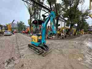 Mini Excavadora de 1.5 Toneladas U15 con Giro Cero, Orugas Retráctiles, Excavadora Compacta de Alta Eficiencia para Construcción - Product Image 3