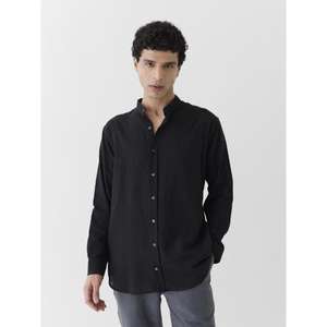 เสื้อเชิ้ตผู้ชายสีดำ ทรงปกติ ติดกระดุม ผลิตจากวัสดุเบา เหมาะสำหรับใส่ทำงานลำลอง ท่องเที่ยว และการแต่งกายตามฤดูกาล - Product Image 2