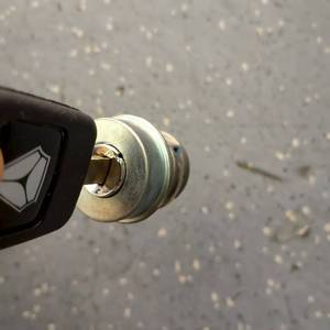 大型トラックTX T5G 811-46433-6014点火ロックシリンダーアセンブリ (T5G) に適しています - Product Image 3