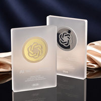 Trophée personnalisé en acrylique givré incrusté de métal – Médaille annuelle pour Employé Exceptionnel et Leader des Ventes – Anniversaire de Podcast sur Mesure