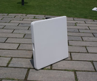 Vente en gros de tables en plastique pliables de 8 pieds de long utilisées pour les fêtes en plein air et les événements de potluck