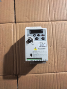 Variateur de fréquence AC monophasé 220V 0.2KW SC3-021-0.2K pour le contrôle de vitesse des petits moteurs - Product Image 1