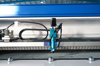 Machine de découpe et de gravure au laser CO2 650W 1331, machine de gravure de plaques signalétiques en acrylique pour l'industrie publicitaire