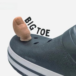 Nouvelles décorations pour sandales et chaussures à trous, breloques amusantes en forme de pouce levé pour enfants et adultes - Product Image 1