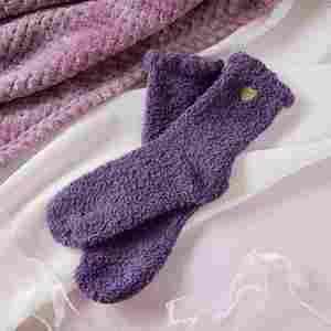 Set Regalo per <span class=keywords><strong>Donna</strong></span> con Calzini Viola, Set da Bagno e Spa con Coperta in Confezione Regalo - Product Image 3