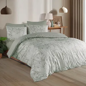 Parure de lit double Karden Flower Dream en popeline 100% coton vert sauge, housse de couette, drap plat et 2 taies d'oreiller, douce et respirante - Product Image 2