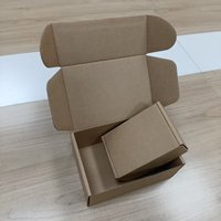 Boîte d'emballage en carton ondulé noir pour manteaux, personnalisable avec logo, pour l'expédition de vêtements en gros
