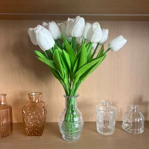 <span class=keywords><strong>Tulipanes</strong></span> Artificiales de Tacto Real, <span class=keywords><strong>Flores</strong></span> Artificiales de PU de 13.5 Pulgadas, Tallos de Tulipán para Bodas, Festivales y Decoración del Hogar - Product Image 6