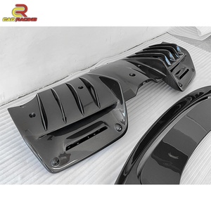 ชุดแต่งคาร์บอนไฟเบอร์แห้ง สำหรับ Ferrari SF90 ประกอบด้วยลิ้นหน้า สปอยเลอร์หลัง ดิฟฟิวเซอร์หลัง สเกิร์ตข้าง สไตล์ OEM อะไหล่รถยนต์ - Product Image 3