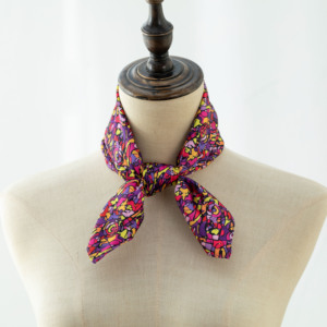 Foulard carré en satin vintage à motif peinture à l'huile, multi-usage : cache-cou, attache-cheveux, ruban pour sac à main, accessoire de luxe pour femme - Product Image 4