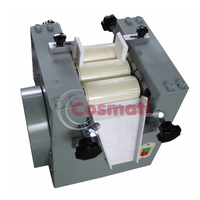 Offre Spéciale 30-40 kg/h capacité électrique industriel trois rouleaux moulin utilisé traitement des aliments peinture revêtement savon faisant motif en plastique
