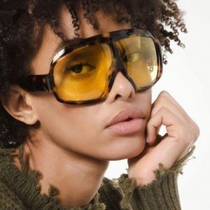 Lunettes de soleil vintage 2025 à monture large, style aviateur, motif léopard jaune, protection UV400, pour femme - Product Image 1
