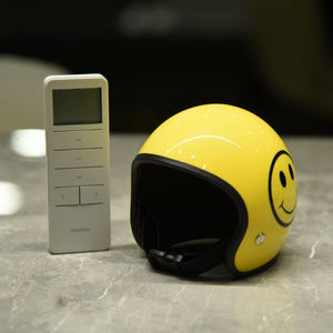 Piccolo animale domestico gatto e cane mezza faccia orso casco giocattolo Mini ABS materiale moto modello per i proprietari di cani e gatti - Product Image 4