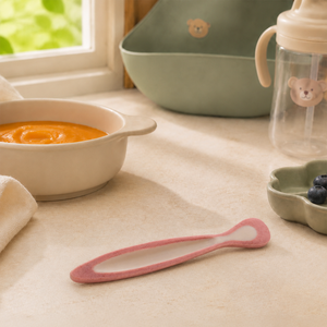 Cuchara de entrenamiento higiénico para bebés, de PP y TPE, reciclable, de venta directa, multi-etapas, para ayudar a los bebés a pasar de líquidos a alimentos sólidos. - Product Image 4
