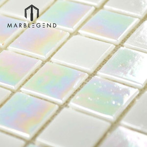 Piastrelle Quadrate Piccole in Pietra Persiana Iridium Oyster Bianco Iridescente Mosaico - Product Image 2