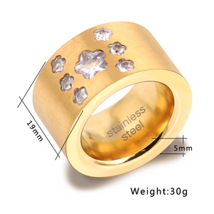 Anillo de Acero Inoxidable de 19 mm con Diseño de Flor Dorada para Uso Diario de Mujer - Product Image 5