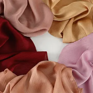 Хемминг края Атлас креп Tudung дамы из жатой ткани однотонный цвет длинный шелковый шарф шаль 120 г/шт.