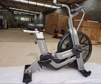 Vélo d'exercice LCD dynamique commercial nouvel équipement de gymnastique cardio avec tapis de course de ventilateur de résistance au vent