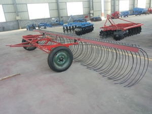 Rastrello per Fieno Agricolo Resistente con Denti Regolabili, Costruzione in Acciaio Durevole per Rastrellatura ed Espulsione Efficiente del Fieno sul Campo - Product Image 3
