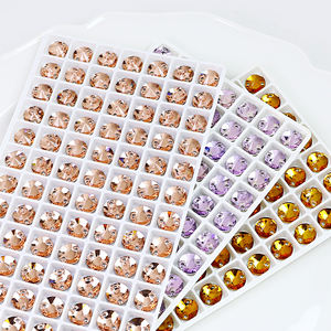 คริสตัลตงโจว รูปทรงริโวลี่ แบบติดเย็บ ไรน์สโตนขายส่ง ไม่ใช้ความร้อน คริสตัลเม็ดเล็ก สำหรับตกแต่งเสื้อผ้า รองเท้า และงานเย็บปักถักร้อย - Product Image 5