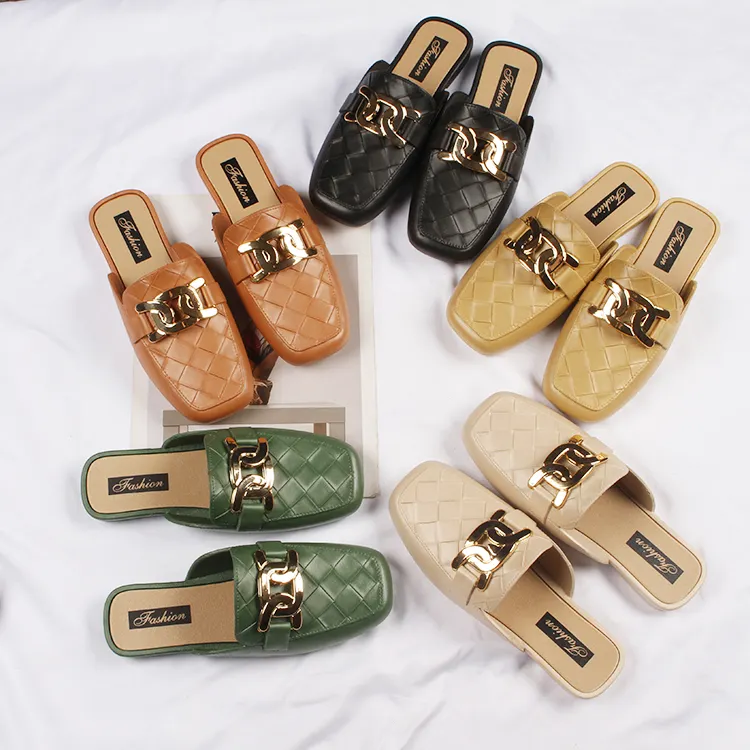 Verão hot -selling sandálias de moda feminina xadrez fivela de metal Baotou chinelos plana Daily casual ao ar livre sapatos
