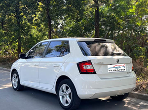 AUTHENTIQUE Skoda Fabia d'<span class=keywords><strong>occasion</strong></span>, conduite à gauche, Euro VI, prête à l'exportation, faible kilométrage, bon marché, haute qualité - Product Image 5