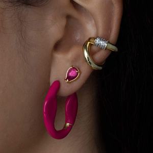 Nouvelles boucles d'oreilles tendance en émail plaqué or en laiton de style Rihanna - Product Image 5